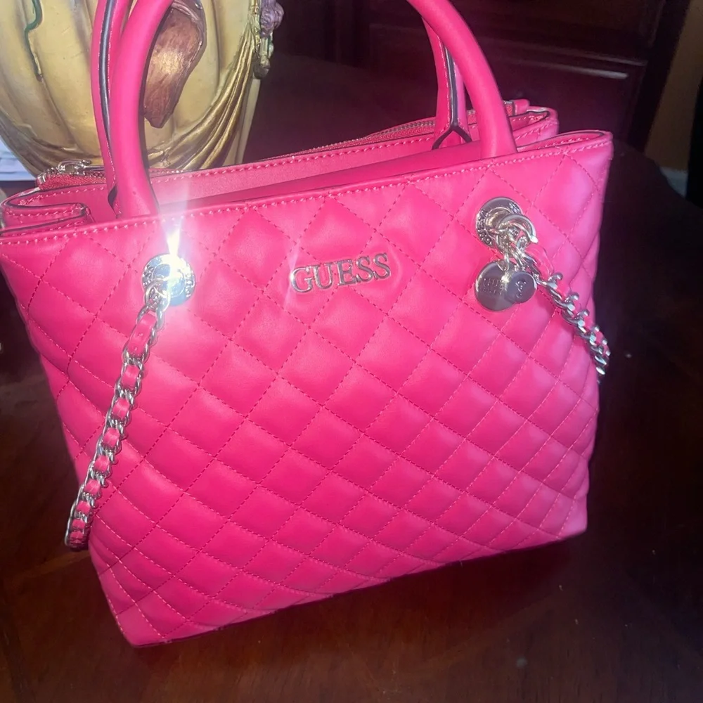 GUESS Illy Society Satchel in Pink NWOT - Picture 3 of 8
